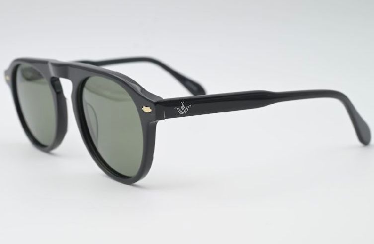 Sossa “Aviatique” – Sonnenbrille in klassischem Schwarz mit grün getönten Gläsern
