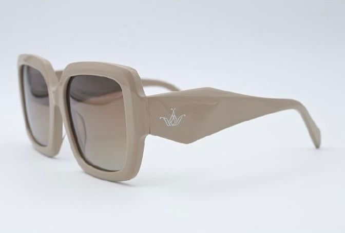 Bold Spirit – Pearl Dust Schimmernd wie Sand im Sonnenlicht – diese Version vereint Eleganz mit Extravaganz.