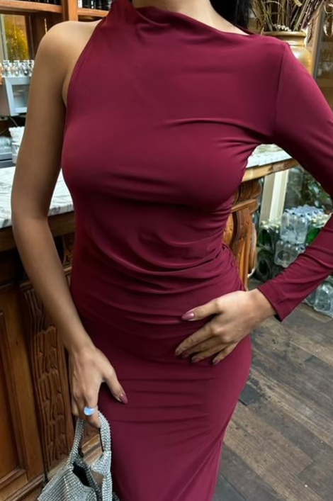 CETO “Crimson Allure Dress”