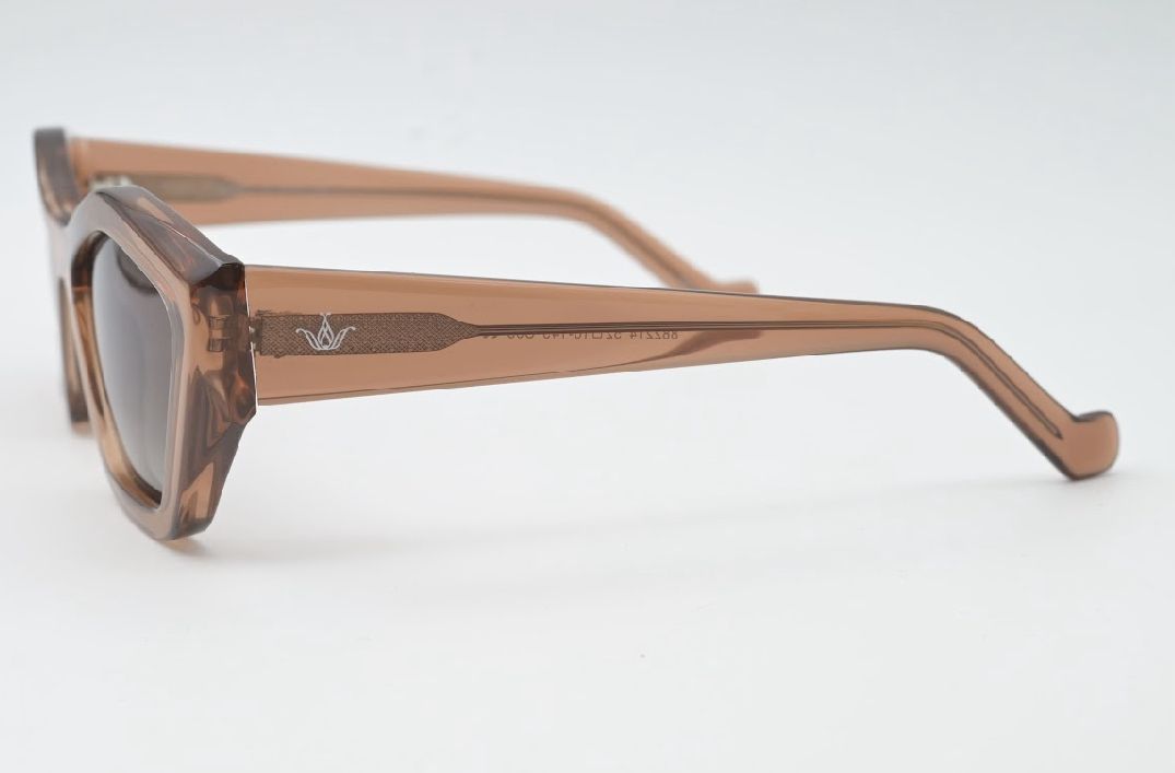 Sossa “Amber Flux” – Statement-Sonnenbrille in Karamell-Optik