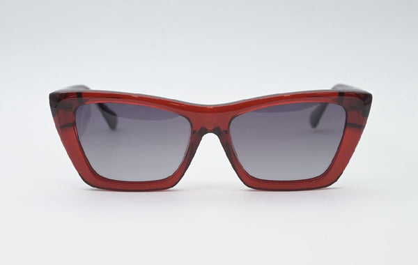OnlyCeto “Crimson Curve” – Sonnenbrille in transparentem Kirschrot