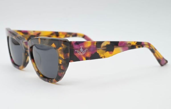 Sossa “Wildflora” – Sonnenbrille in mehrfarbigem Marmor-Look
