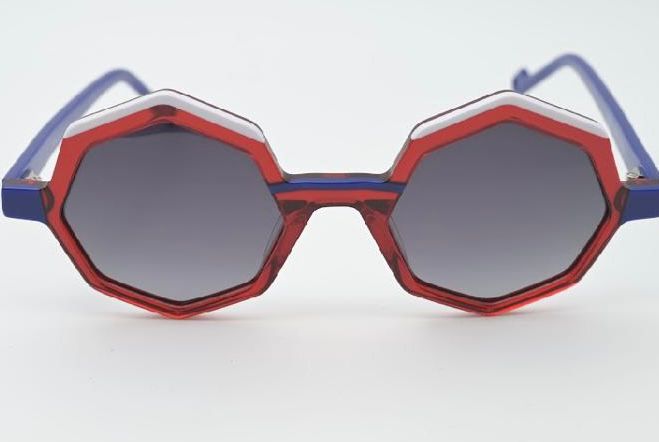 Sossa “OctaPop” – Sonnenbrille mit achteckigem Rahmen in Red/Blue und Black/Red